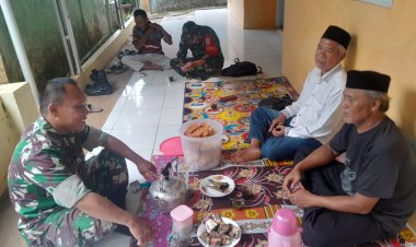 Babinsa Koramil 0104/Cimanuk Laksanakan Komsos Bersama Ketua RT dalam Rangka Monitoring Wilayah di Desa Batubantar