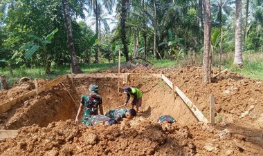 ‎TNI Bersama Warga Lanjutkan Pembangunan Jembatan Gantung Sungai Cikasap Hulu
