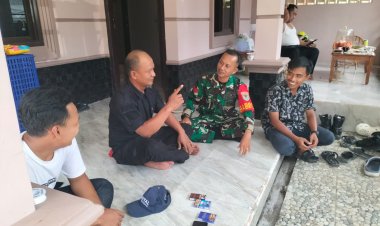 Babinsa Koramil 0105/Mandalawangi Laksanakan Komsos dan Monitoring Program Makan Bergizi Gratis (MBG)
