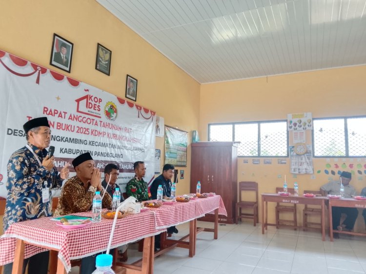 Babinsa Koramil 0105/Mandalawangi Hadiri Rapat Anggota Tahunan KDMP Desa Kurung Kambing Tahun Buku 2025