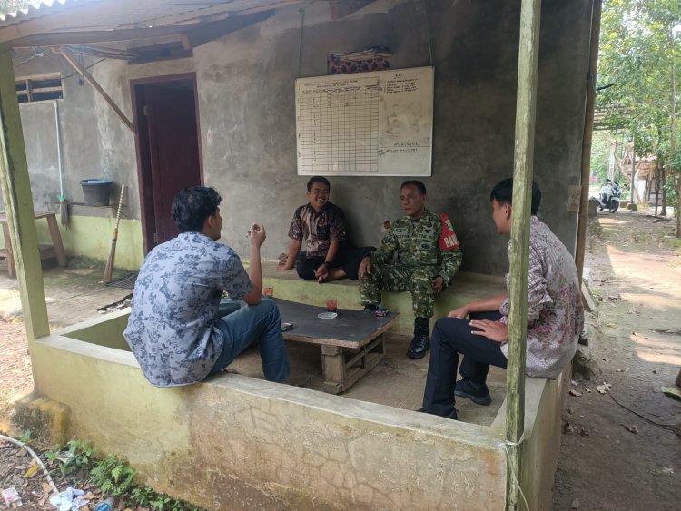 Kegiatan Komunikasi Sosial (Komsos) Serka Ujang Sopyan Babinsa Koramil 0102/Cadasari