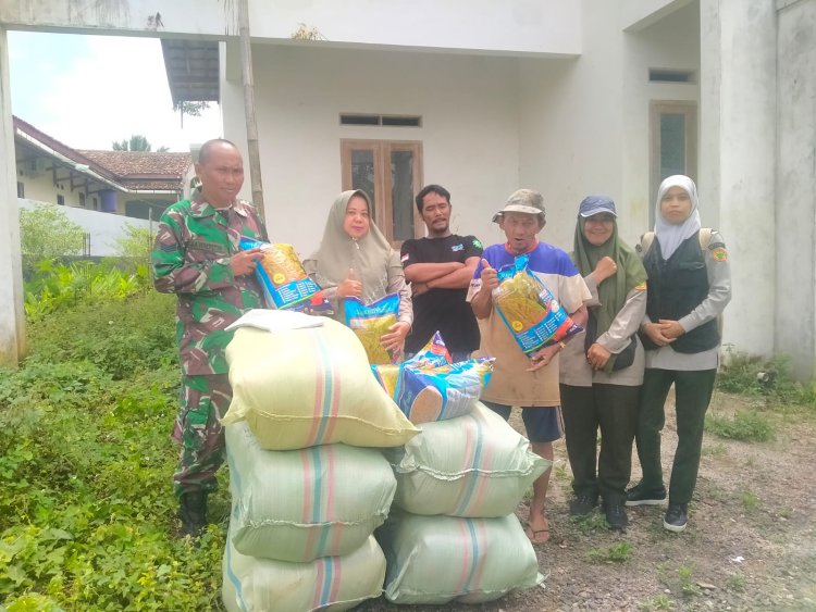 Babinsa Koramil 0101/Pandeglang Laksanakan Monitoring dan Pengawalan Pendistribusian Bibit Padi di Kelurahan Karaton