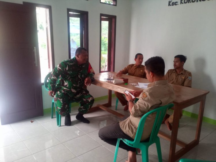 Komsos Babinsa Koramil 0102/Cadasari Bersama Aparatur Desa Koroncong Bahas Rencana KDKMP dan MBG