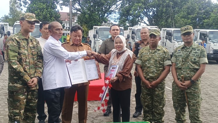 PENDISTRIBUSIAN KENDARAAN TRUK UNTUK KOPERASI DESA/KELURAHAN MERAH PUTIH DI MAKODIM 0601/PANDEGLANG