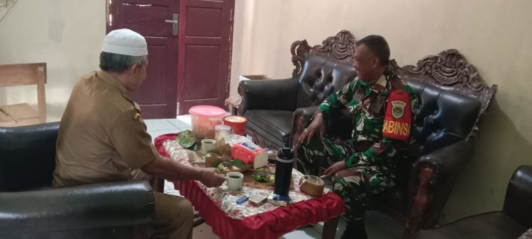 Babinsa Koramil 0105/Mandalawangi Laksanakan Komsos dan Monitoring Program Makan Bergizi Gratis di SDN 3 Kurungkambing