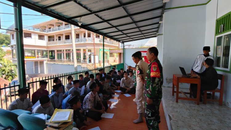 Babinsa Kelurahan Kabayan Monitoring Pemeriksaan Kesehatan Santri Calon Peserta KKRI di Ponpes Turus