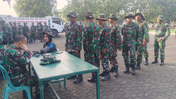 BABINSA KODIM 0601/PANDEGLANG LAKSANAKAN CEK KESEHATAN DAN LATIHAN HANMARS 10 KM SERTA SIMULASI PERTOLONGAN KORBAN BENCANA