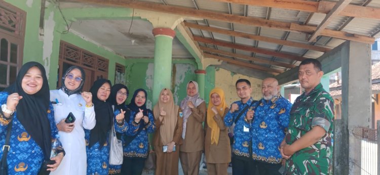 BABINSA KORAMIL 0101/PANDEGLANG LAKSANAKAN PENDAMPINGAN SIDAK KEMENTERIAN PMK DAN DINAS PROVINSI DI DAPUR MBG SARUNI