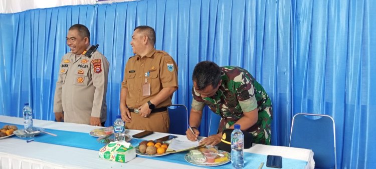 SERAH TERIMA JABATAN CAMAT SAKETI BERLANGSUNG KHIDMAT DAN LANCAR