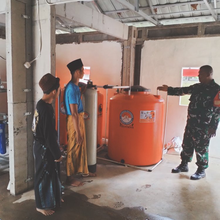 Babinsa Koramil 0102/Cadasari Laksanakan Komsos dan Pengecekan Bantuan Mesin Penjernih Air di Ponpes Falahul Ahkam