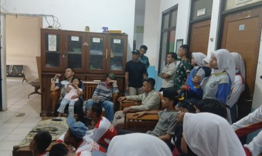 BABINSA KORAMIL 0104/CIMANUK BERSAMA WARGA DAN PASKIBRA GELAR NOBAR PIALA DUNIA 2026
