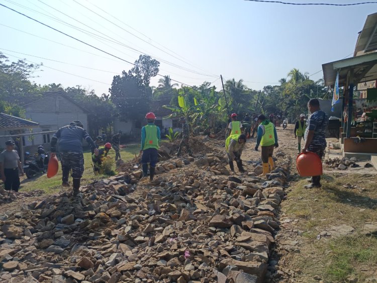 Pembangunan Jalan TMMD Ke-129 Kodim 0601/Pandeglang Hari Ke-7 Terus Dikebut, Wujudkan Akses yang Layak bagi Masyarakat Desa Pasir Gadung