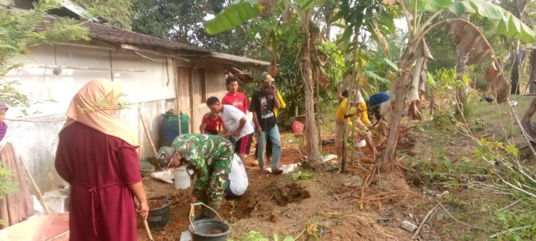 Satgas TMMD Ke-129 Kodim 0601/Pandeglang dan Warga Laksanakan Karya Bakti Penataan Lingkungan Masjid di Kampung Pangburangan