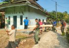 Satgas TMMD ke-129 Bersama Warga Gotong Royong Rehab Mushola di Kampung Babakan Kaju