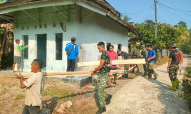 Satgas TMMD ke-129 Bersama Warga Gotong Royong Rehab Mushola di Kampung Babakan Kaju