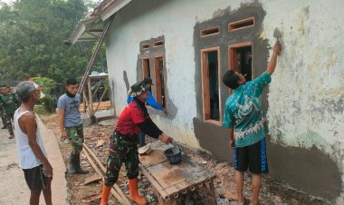 Satgas TMMD ke-129 Kodim 0601/Pandeglang Bersama Warga Terus Genjot Perehaban Mushola di Kampung Babakan Kaju