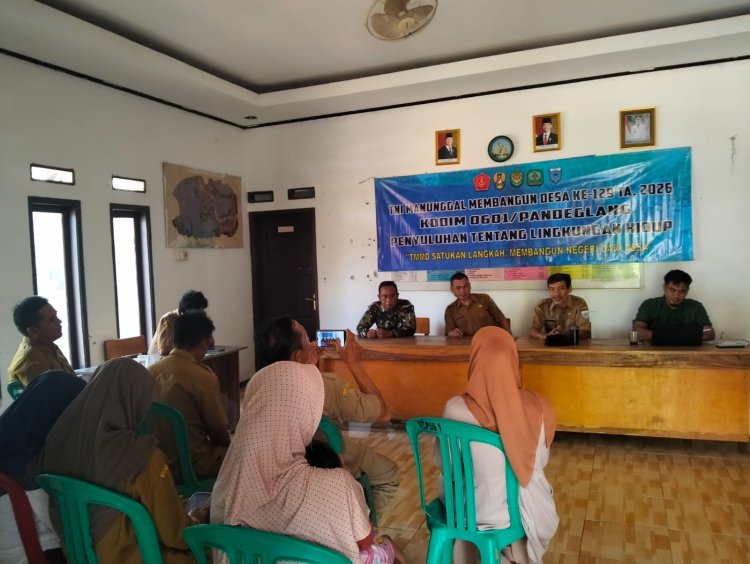 Personel Satgas TMMD Ke-129 Kodim 0601/Pandeglang Gelar Penyuluhan Lingkungan Hidup, Tingkatkan Kesadaran Masyarakat Desa Pasirgadung