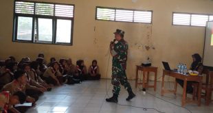 Anggota Satgas TMMD 117 Serma Agus Rizal Memberikan Materi Wawasan Kebangsaan Kepada Siswa Siswi SMK IPTEK Patia